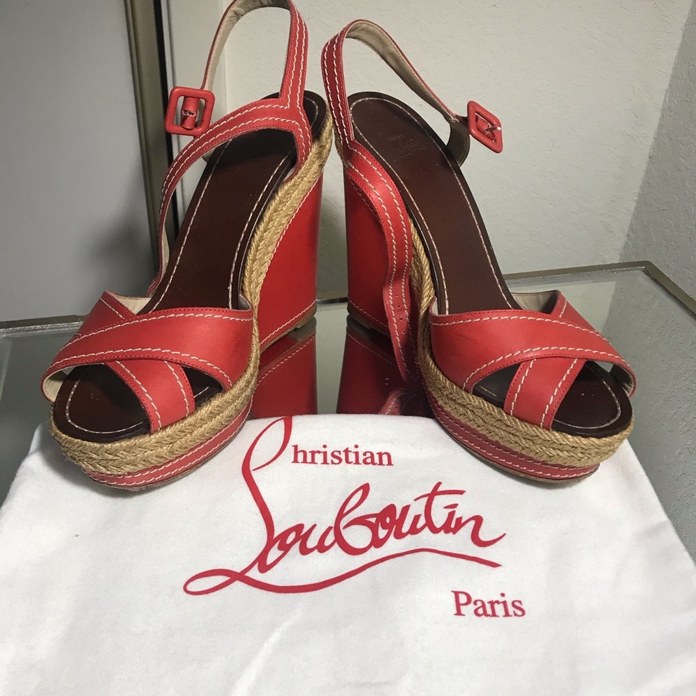 🛑 SOLD 🛑 Christian Louboutin wedge Almería 120